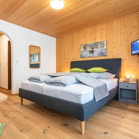Guest house Pension Hanslhof 3*