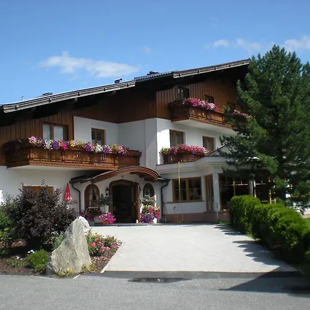 Guest house Pension Hanslhof 3*