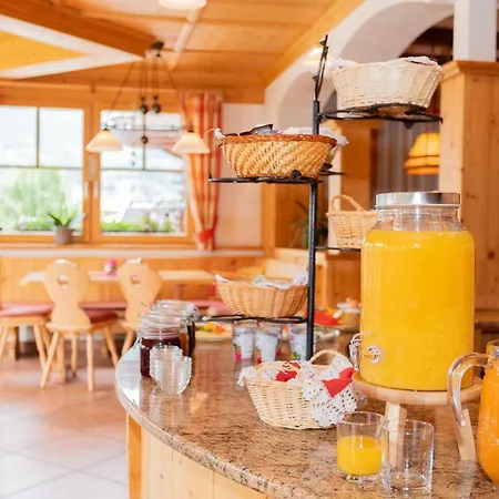 Guest house Pension Hanslhof 3*